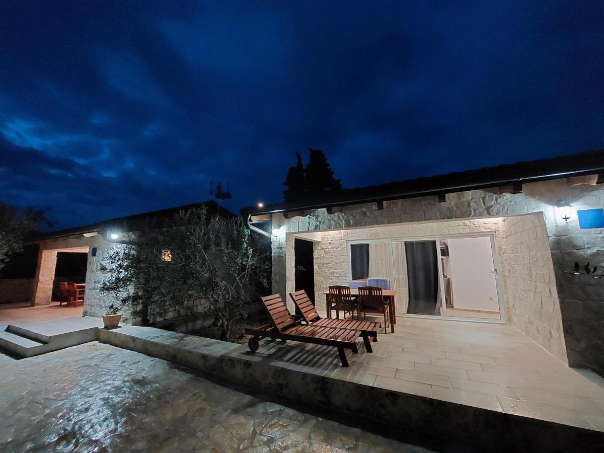 Apartmani Morovi Dvori Drage Extérieur photo